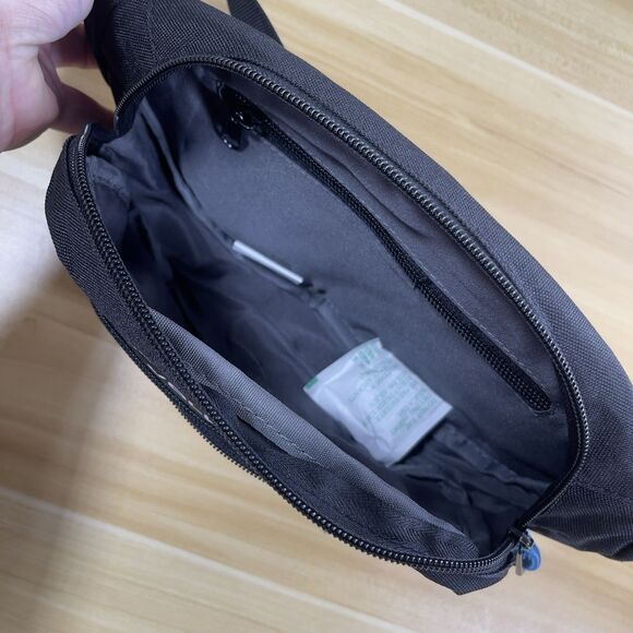 Volcom Black Unisex Poly Waist Bag Launch Waistpack Belt Bag Fanny Pack NEW - Picture 5 of 9